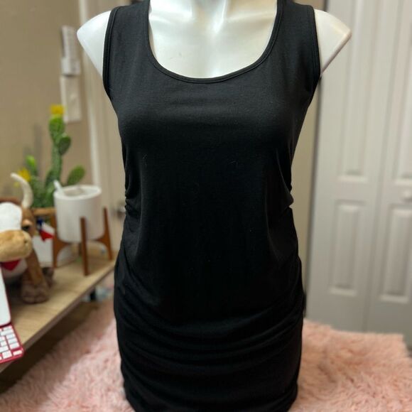 Black dress - Picture 1 of 5